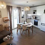 Orsan - Elegant With Private Terrace
