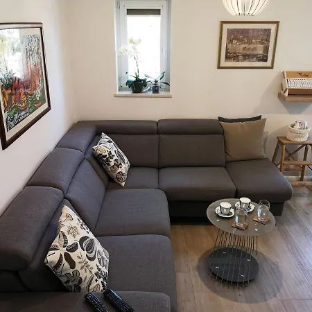 Orsan - Elegant With Private Terrace Daire *