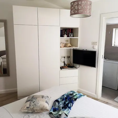 Orsan - Elegant With Private Terrace