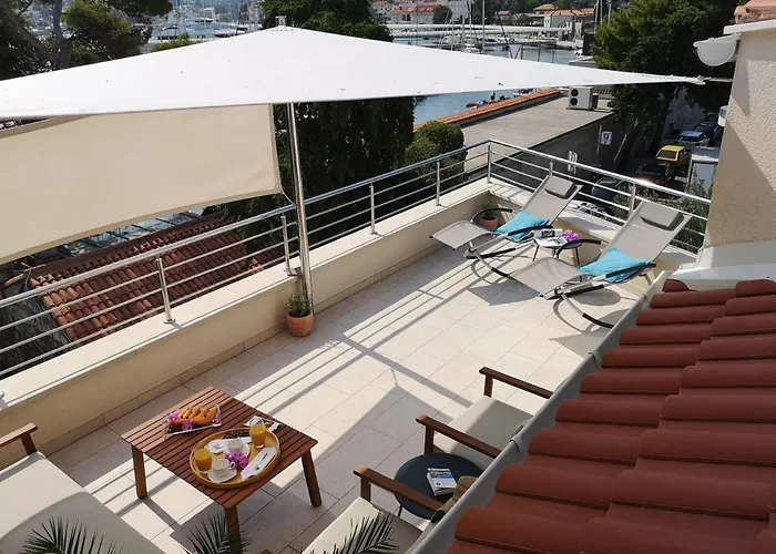 Orsan - Elegant With Private Terrace