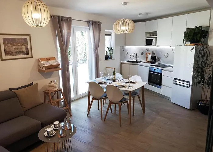 Orsan - Elegant With Private Terrace