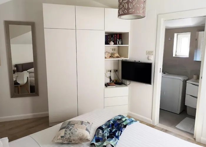 Orsan - Elegant With Private Terrace